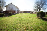 Großzügiges 1-2-Familienhaus mit Garage und Carport in Ortsrandlage von Minderlittgen, bei Wittlich - Garten