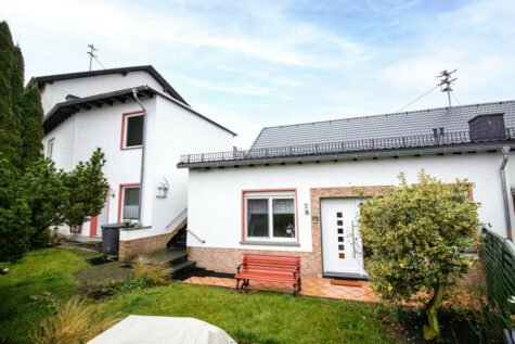 Perfektes Ferienhaus oder Dauerwohnsitz mit Garage und idyllischem Garten, 56858 Grenderich, Einfamilienhaus