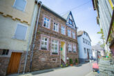 Attraktives Mehrfamilienhaus mit 6 Apartments und Ausbaureserve - Vorderansicht