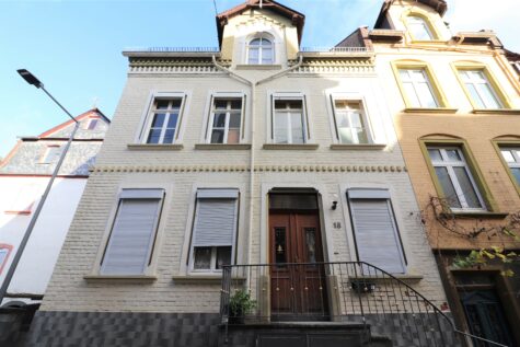 Charaktervolles Stadthaus mit viel Originalsubstanz, 56856 Zell (Mosel), Einfamilienhaus