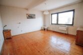 Teilrenoviertes 1-2 Familienhaus mit gutem Vermietungspotenzial - Schlafzimmer OG HH
