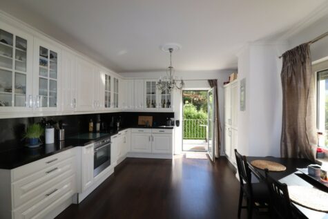 Schöne Wohnung mit tollem Ausblick, Terrasse und Garage in ruhiger Lage von Cochem – Cond, 56812 Cochem, Etagenwohnung