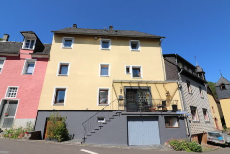 Perfekter Erst- oder Zweitwohnsitz mit Garage und Garten, 54536 Kröv / Kövenig, Reihenmittelhaus