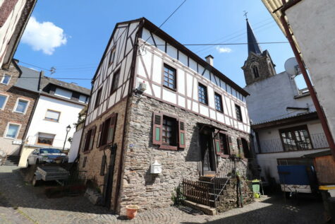 Wunderschönes Fachwerkhaus mit Hof, Garage und Terrasse, 56858 Neef, Einfamilienhaus