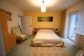 Großzügiges MFH mit 4 Ferienwohnungen und wunderschönem Garten, in bester Lage von Traben-Trarbach - Schlafzimmer FeWo3