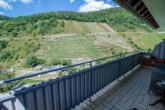 Modernisiertes Mehrfamilienhaus mit Garten, Dachterrasse und fantastischem Ausblick in Zell, Mosel - Balkon EG