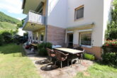Modernisiertes Mehrfamilienhaus mit Garten, Dachterrasse und fantastischem Ausblick in Zell, Mosel - Terrasse und Garten