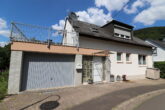 Modernisiertes Mehrfamilienhaus mit Garten, Dachterrasse und fantastischem Ausblick in Zell, Mosel - Vorderansicht